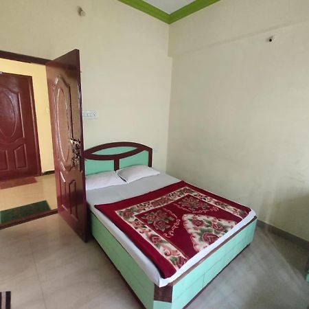 Hotel Ruchi Yercaud Exteriör bild