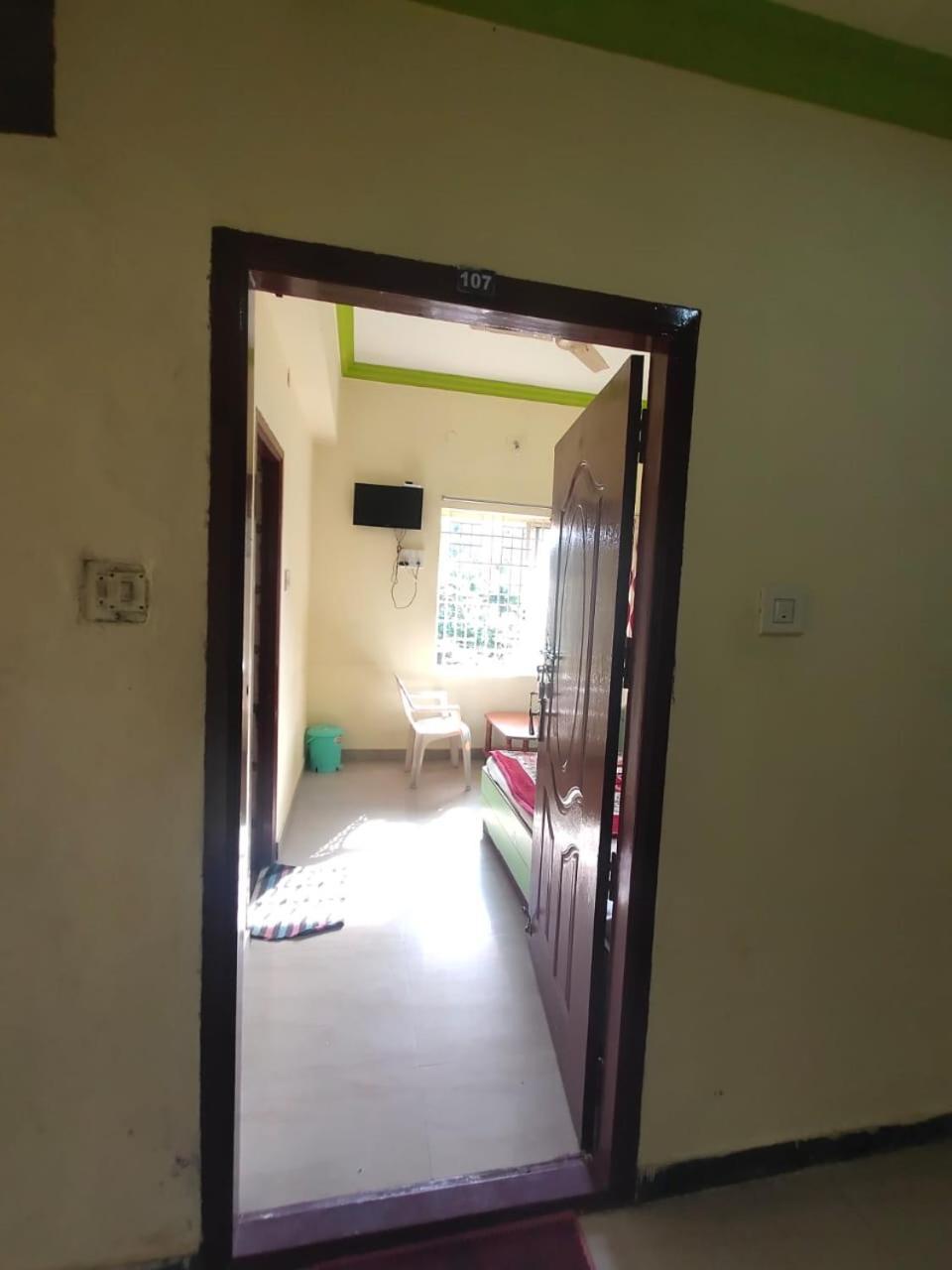 Hotel Ruchi Yercaud Exteriör bild